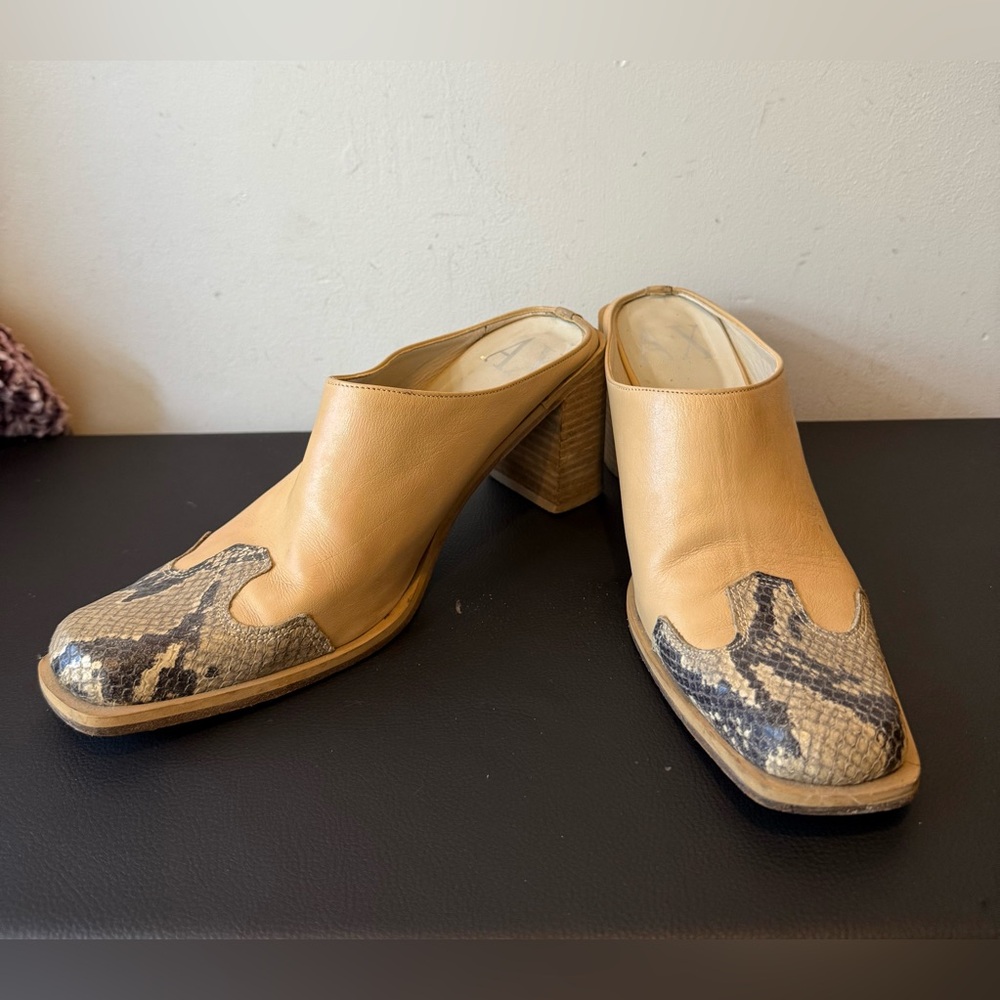 Vintage Armani Leather Mules – Made in Italy – Size 39